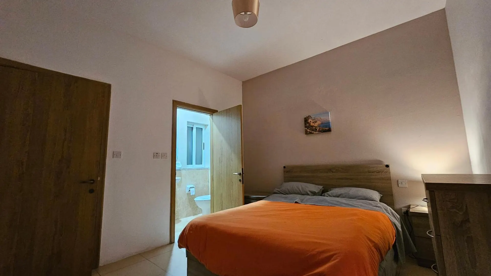 Gzira 3 Bedroom Ensuite 0*,  Malta